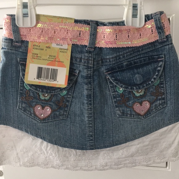 🆕Mudd Girls Size (4) Denim Skirt with Eyelet hem - Picture 2 of 7